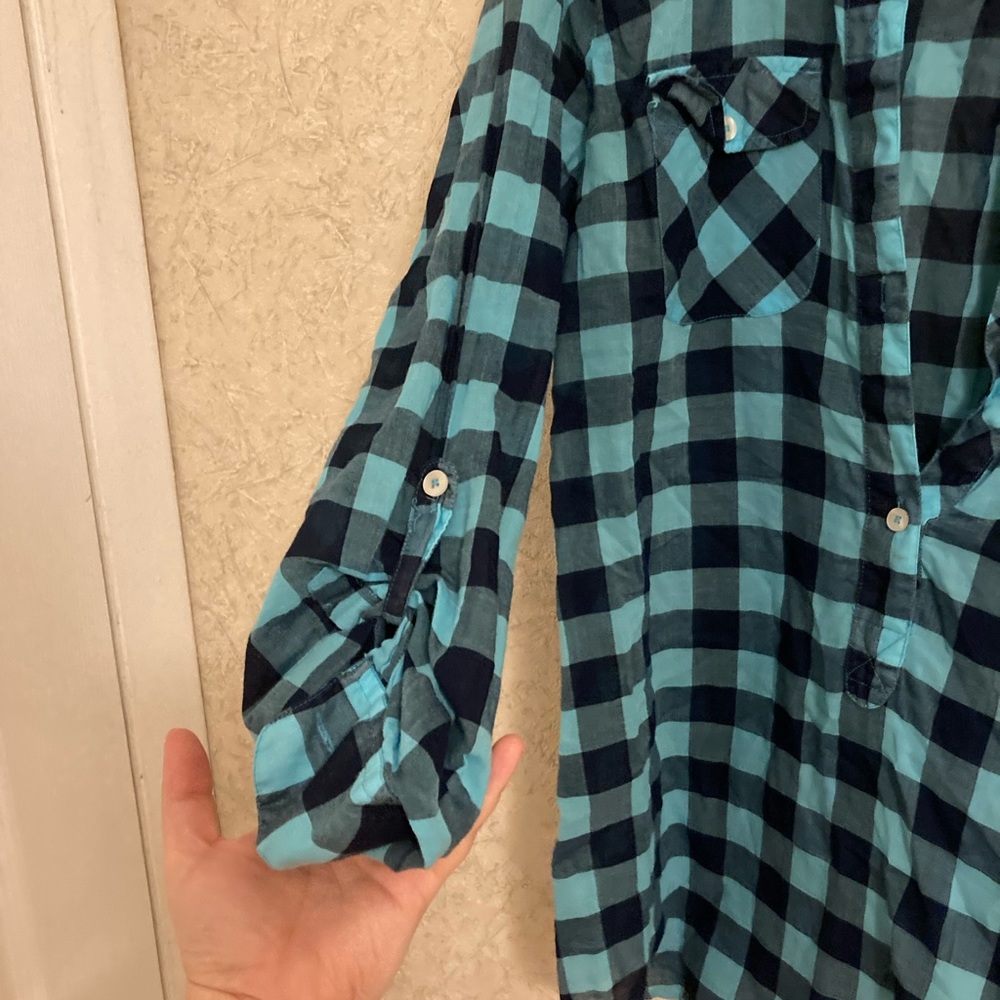 ๐ Gorgeous gently loved American Eagle Outfitters plaid shirt - Picture 3 of 5